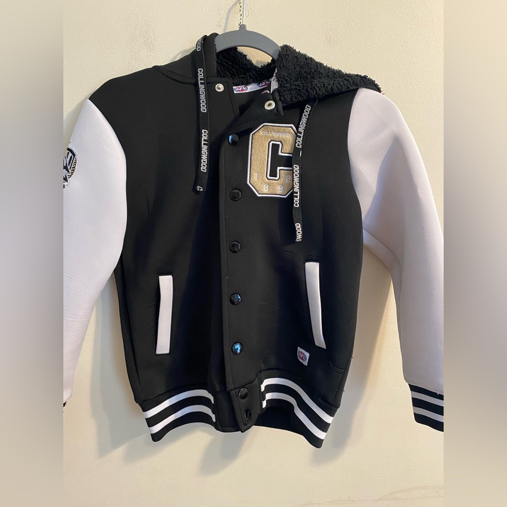 Unisex‎ Kids AFL Collingwood Black White Varsity Style Snap Up Jacket Size 8